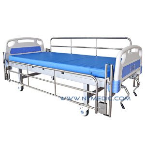 เตียงสำหรับผู้ป่วย 2 ไกร์ชนิดมือหมุน ราวกั้นเตียงสแตนเลส +ที่นอนคนป่วย NT1029
